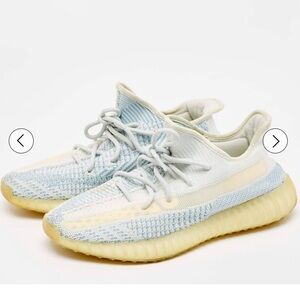 Yeezy x Adidas Blue/White Knit Fabric Boost 350 V2 Cloud White Sneakers
Sz6 men